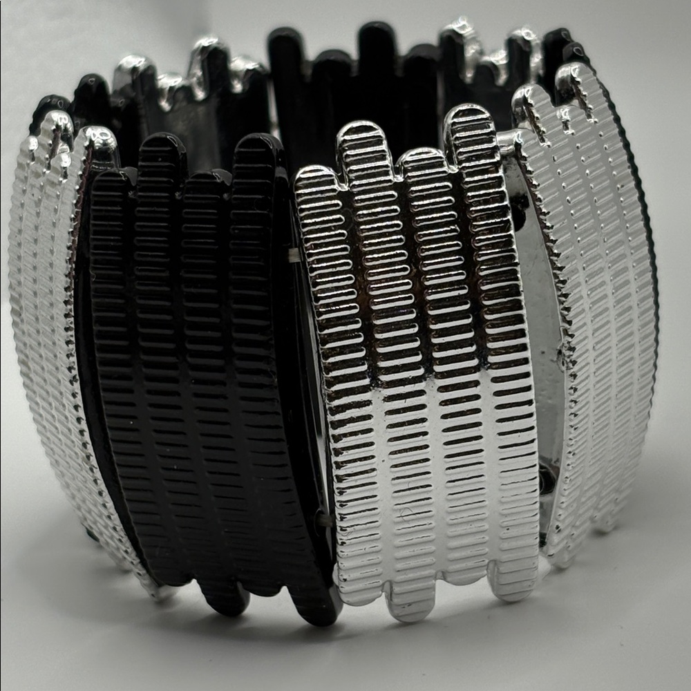 Contemporary Geometric Style Stretch Bracelet Black and Silver Lucite